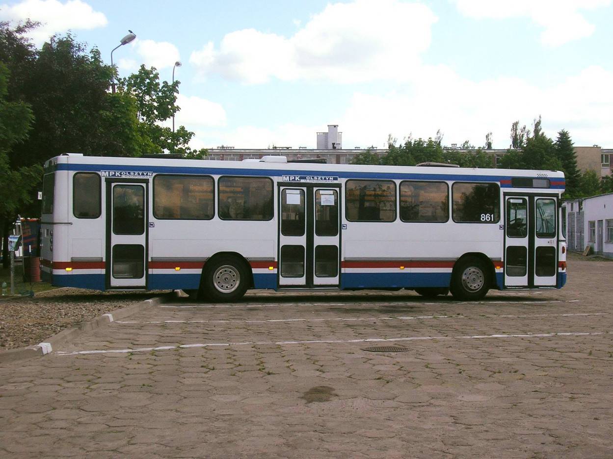 857